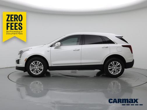White 2023 Cadillac XT5 Luxury