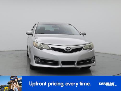 Silver 2014 Toyota Camry SE