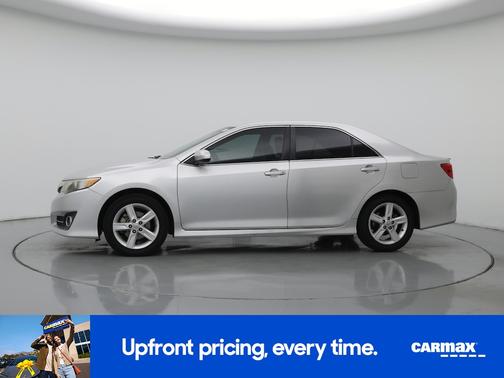Silver 2014 Toyota Camry SE