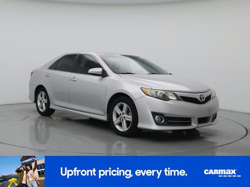Silver 2014 Toyota Camry SE