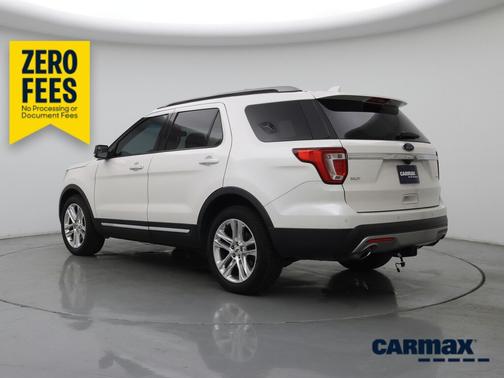 White 2016 Ford Explorer XLT