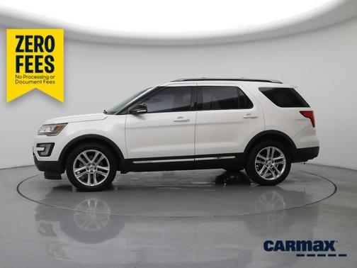 White 2016 Ford Explorer XLT