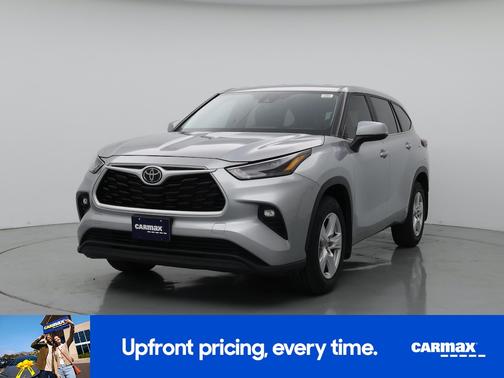 Silver 2024 Toyota Highlander LE