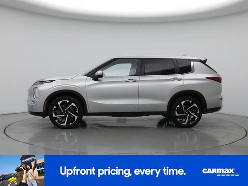 Gray 2024 Mitsubishi Outlander SE