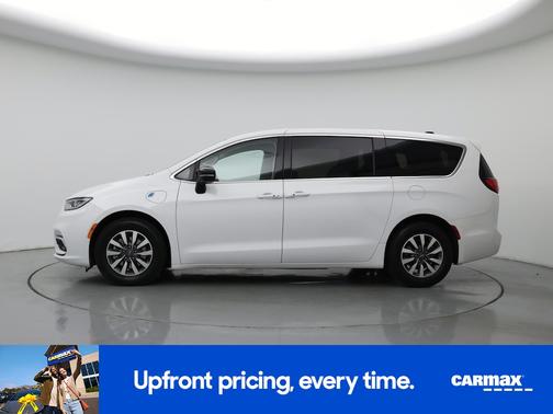 White 2024 Chrysler Pacifica Hybrid Select