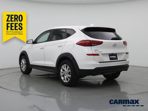 White 2019 Hyundai TUCSON SE