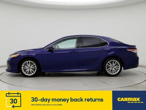Photo 3 of 25 of 2018 Toyota Camry XLE