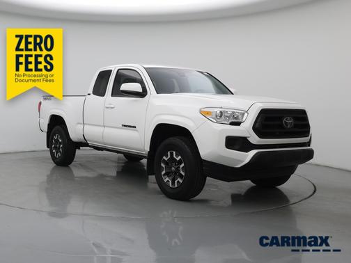 White 2022 Toyota Tacoma SR5