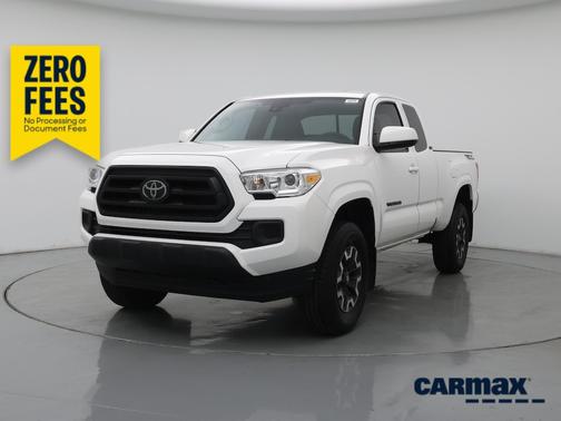 White 2022 Toyota Tacoma SR5