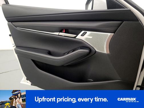 White 2022 Mazda Mazda3 Premium