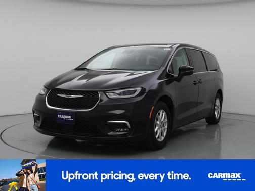 Black 2023 Chrysler Pacifica Touring L