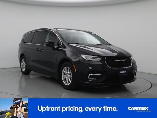 Black 2023 Chrysler Pacifica Touring L