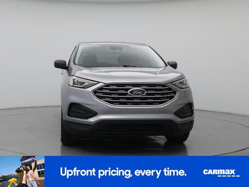 Silver 2022 Ford Edge SE