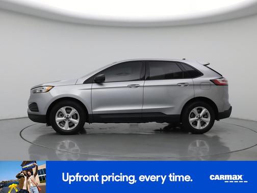 Silver 2022 Ford Edge SE