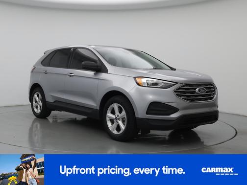 Silver 2022 Ford Edge SE