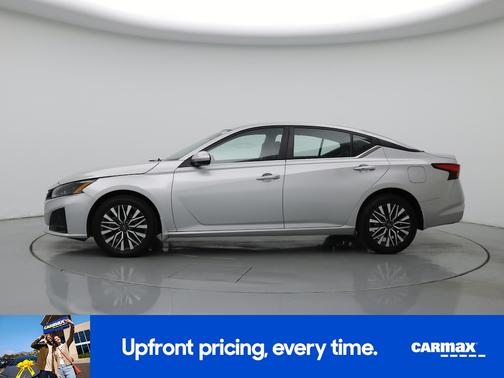 Silver 2023 Nissan Altima SV