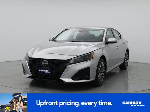 Silver 2023 Nissan Altima SV