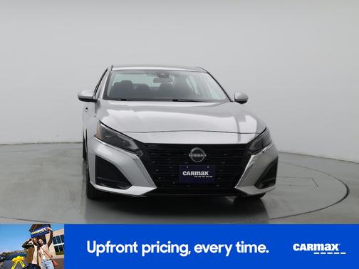 Silver 2023 Nissan Altima SV