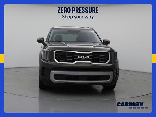 Green 2023 Kia Telluride S