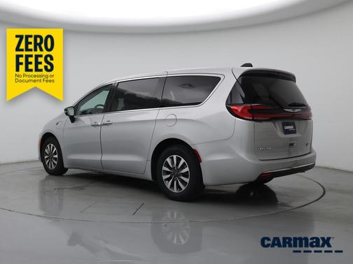Silver 2024 Chrysler Pacifica Hybrid Select
