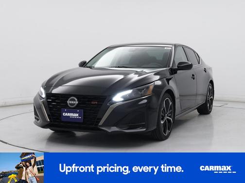 Black 2023 Nissan Altima SR