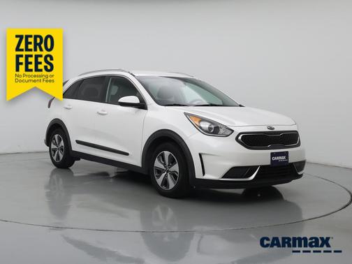 White 2019 Kia Niro LX