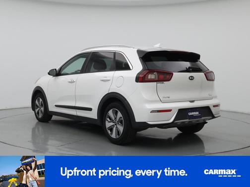 White 2019 Kia Niro LX