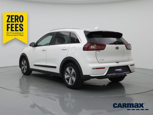 White 2019 Kia Niro LX
