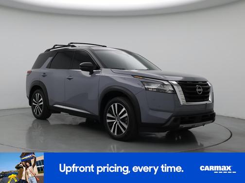 Gray 2024 Nissan Pathfinder Platinum