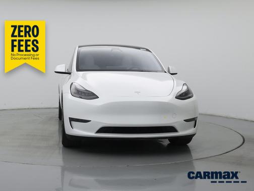 White 2024 Tesla Model Y Long Range