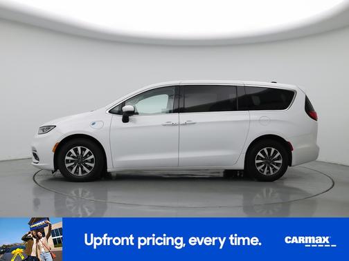White 2023 Chrysler Pacifica Hybrid Touring L