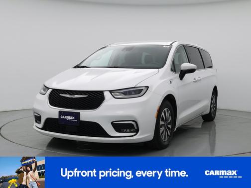White 2023 Chrysler Pacifica Hybrid Touring L