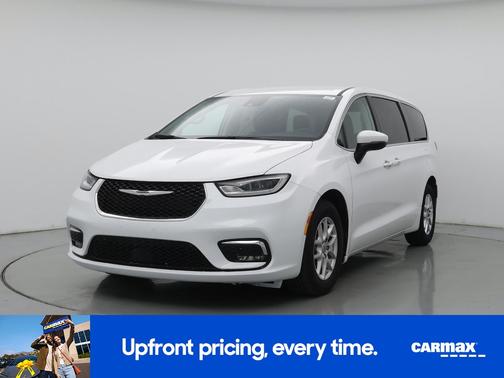 White 2023 Chrysler Pacifica Touring L