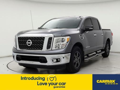 Photo 5 of 26 of 2017 Nissan Titan SV