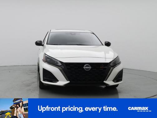 White 2023 Nissan Altima SR