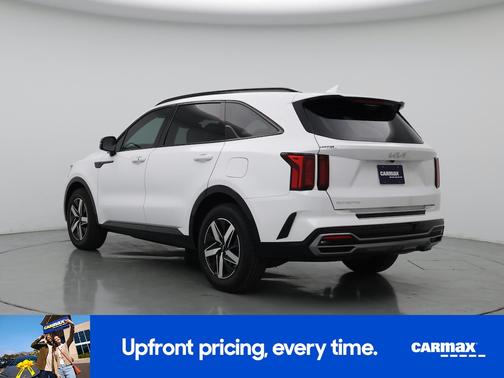 White 2023 Kia Sorento S