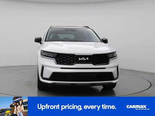 White 2023 Kia Sorento S