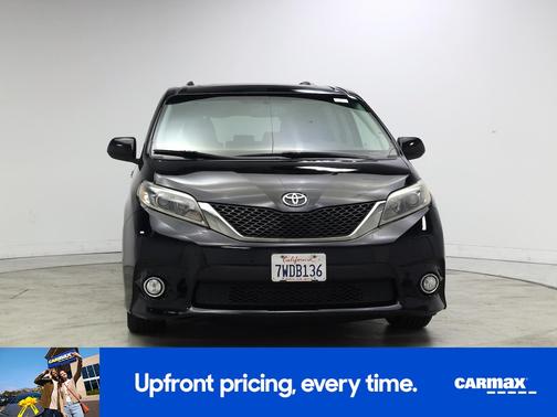 Black 2017 Toyota Sienna SE Premium