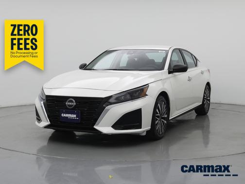 White 2025 Nissan Altima SV