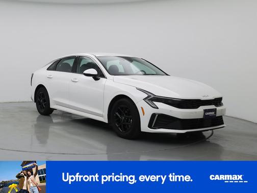 White 2025 Kia K5 LXS