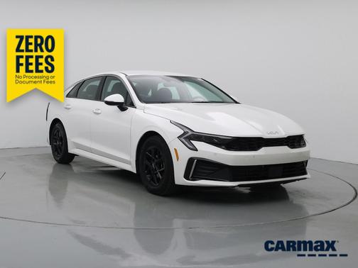 White 2025 Kia K5 LXS