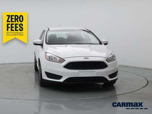 White 2015 Ford Focus SE