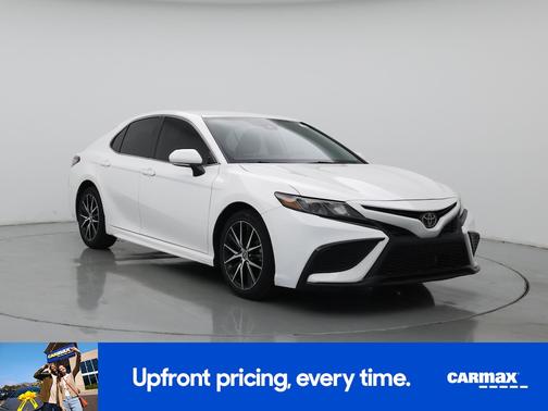 White 2023 Toyota Camry SE