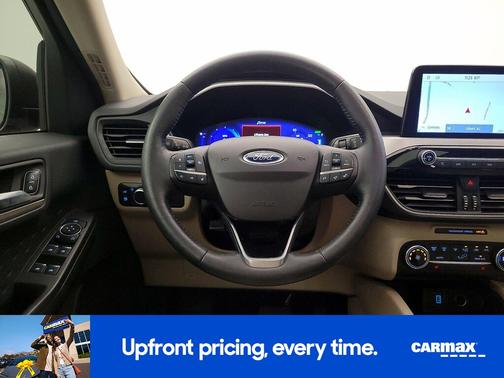 Red 2020 Ford Escape SE Sport