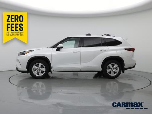 White 2022 Toyota Highlander L