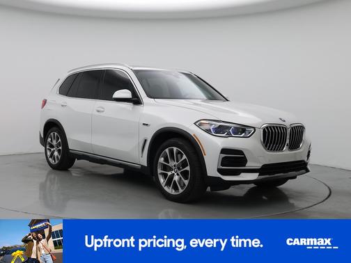 White 2023 BMW X5 PHEV XDrive45e