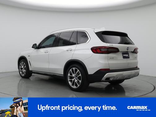 White 2023 BMW X5 PHEV XDrive45e