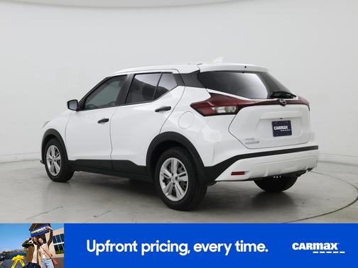 White 2023 Nissan Kicks S