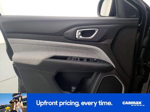 Black 2022 Jeep Compass Latitude