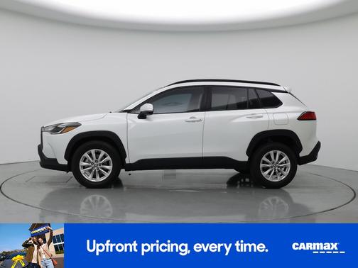 White 2022 Toyota Corolla Cross LE